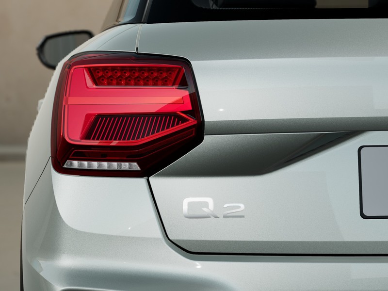 7 - Audi Q2 35 1.5 tfsi s line edition s tronic