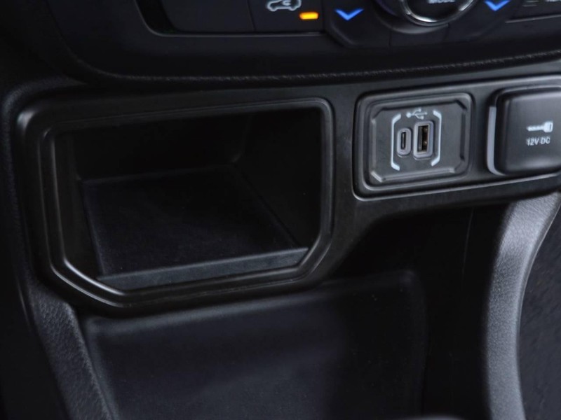 19 - Jeep Renegade 1.5 turbo t4 mhev altitude 2wd dct