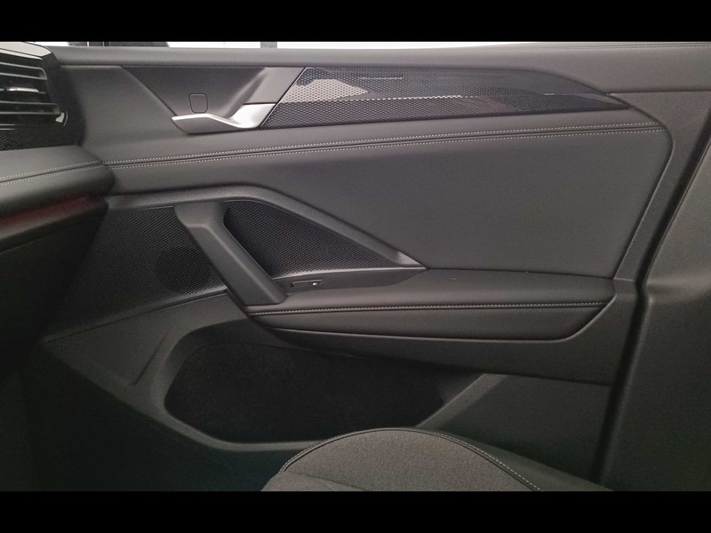 13 - Volkswagen Tiguan 2.0 tdi scr 150cv life dsg