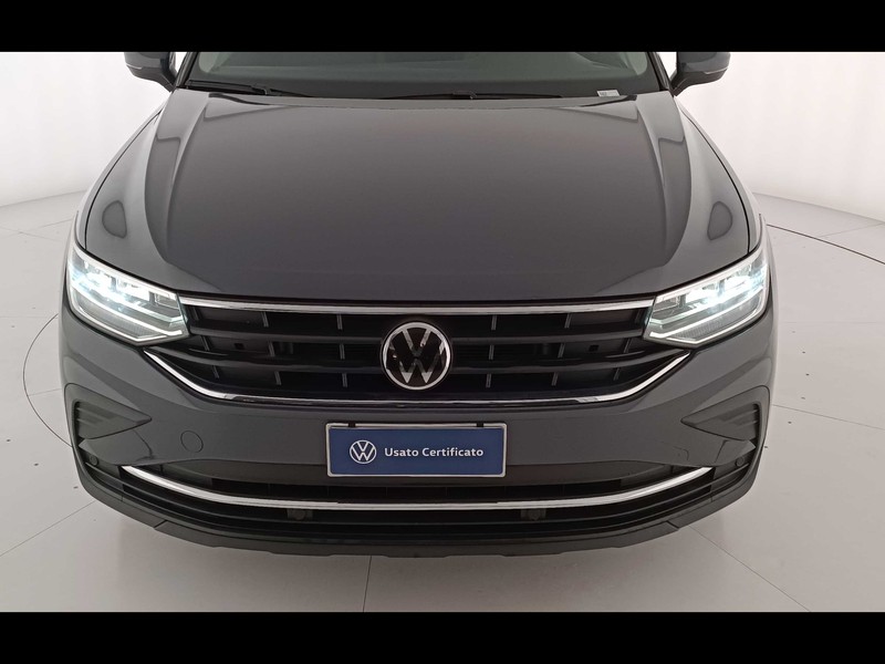 13 - Volkswagen Tiguan 2.0 tdi scr 150cv life dsg