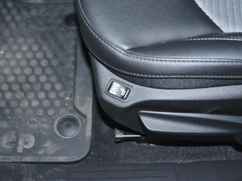 19 - Jeep Compass 1.5 turbo t4 mhev 130cv altitude 2wd