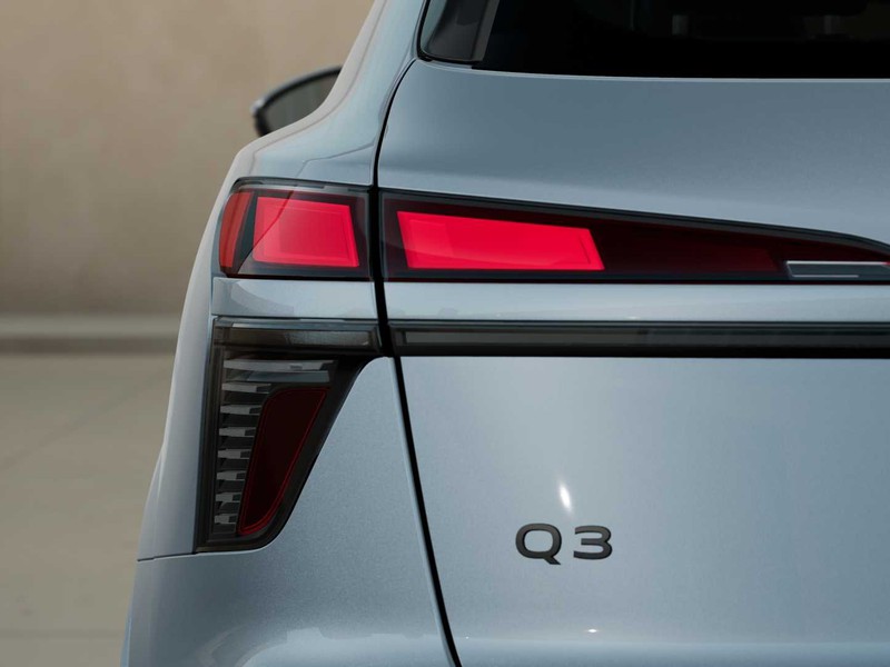 7 - Audi Q3 1.5 e-hybrid 272cv business advanced s tronic