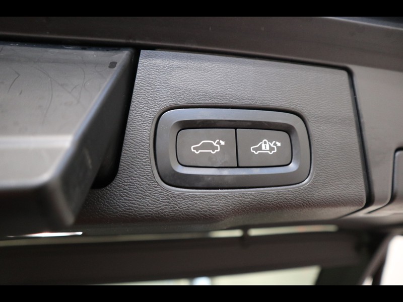 19 - Volvo XC60 2.0 b4 plus bright automatico