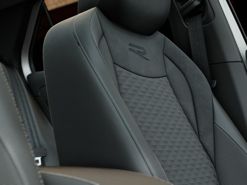 7 - Volkswagen T-Roc 1.5 etsi act 150cv r-line dsg