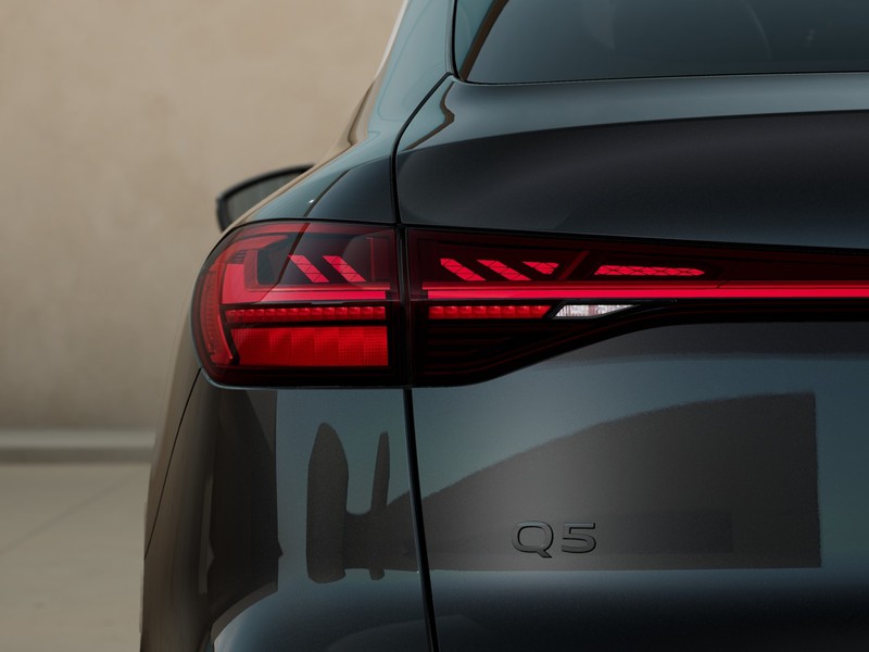 7 - Audi Q5 sportback 2.0 tdi mhev+ 204cv s line edition quattro