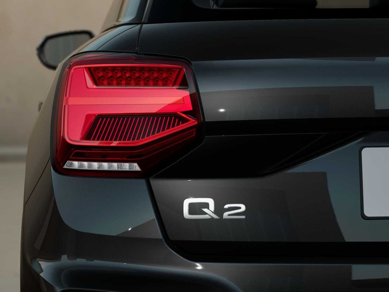 7 - Audi Q2 35 1.5 tfsi s line edition