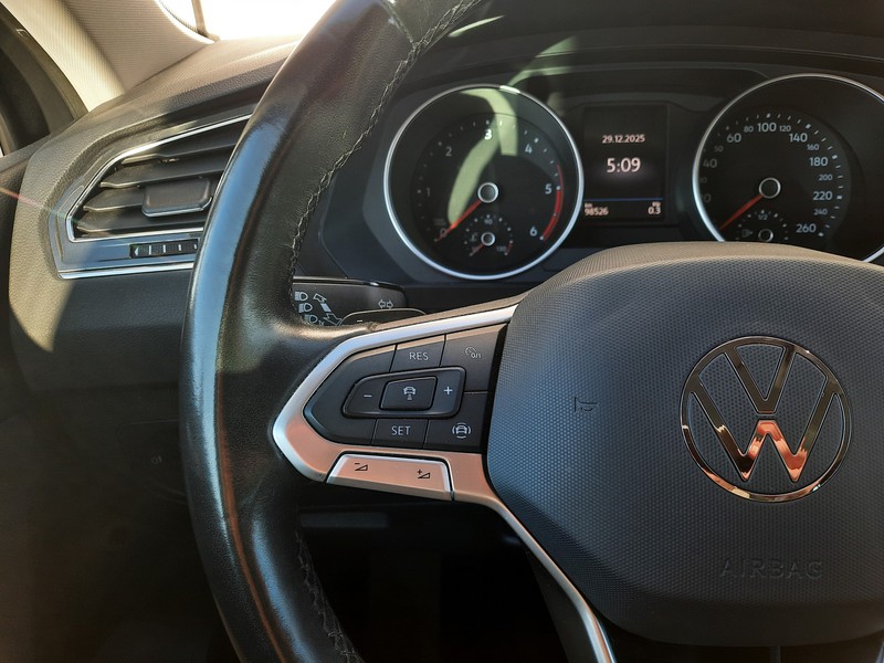 13 - Volkswagen Tiguan 2.0 tdi scr 150cv life dsg