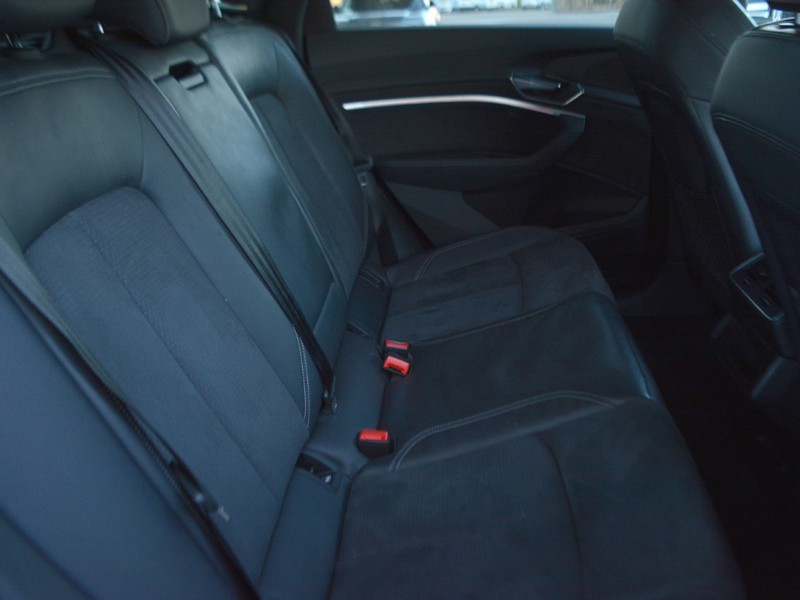 7 - Audi e-tron sportback 55 business fast quattro cvt
