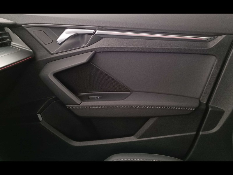 13 - Audi A3 sportback 45 1.4 tfsi e s line edition s tronic