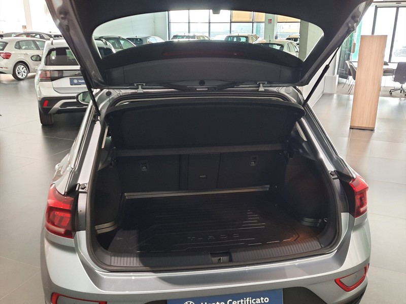 19 - Volkswagen T-Roc 1.0 tsi 110cv life