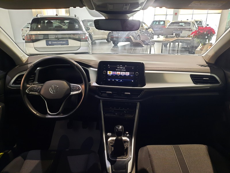 7 - Volkswagen T-Roc 1.0 tsi 110cv life