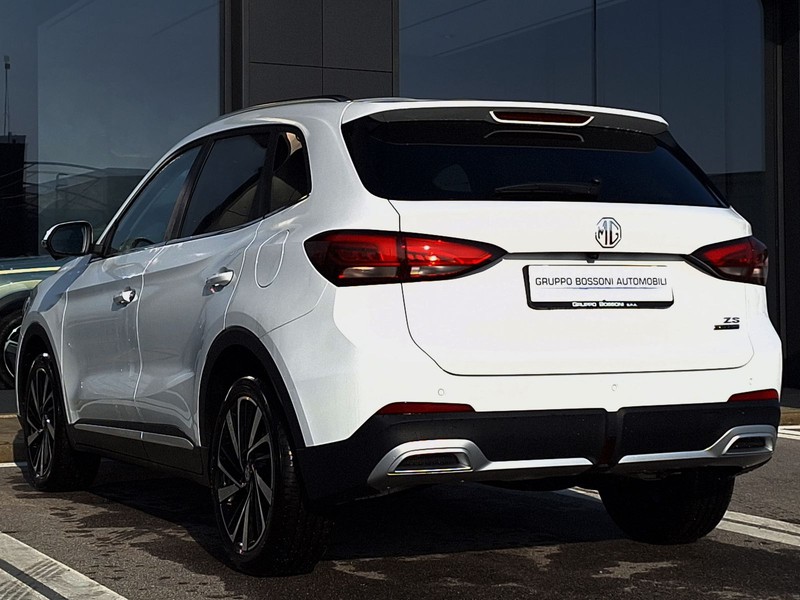 7 - Mg ZS 1.5 hybrid+ luxury auto