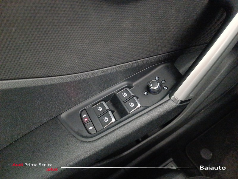 19 - Audi Q2 35 1.5 tfsi s line edition s tronic