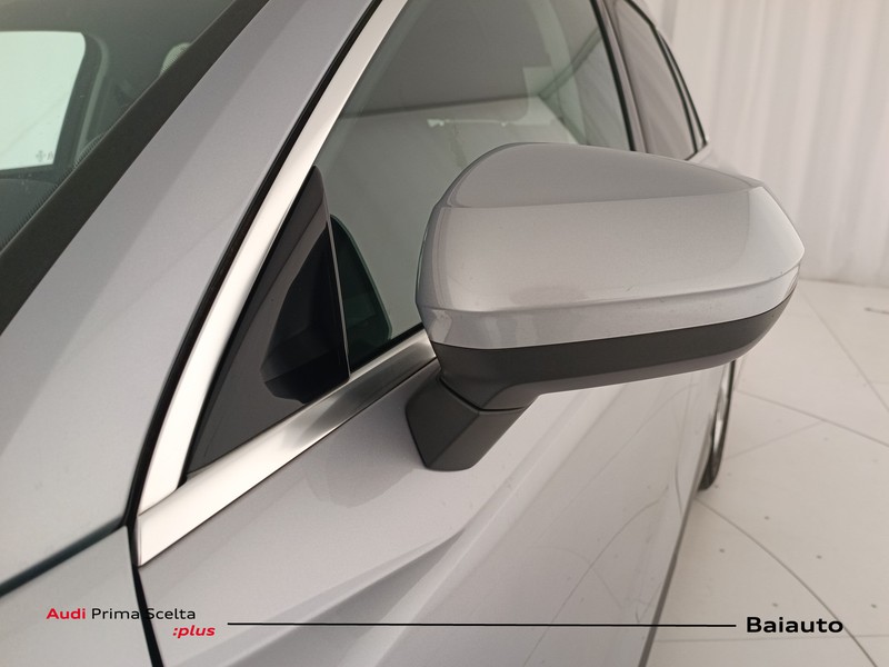 25 - Audi Q3 35 2.0 tdi business advanced s tronic