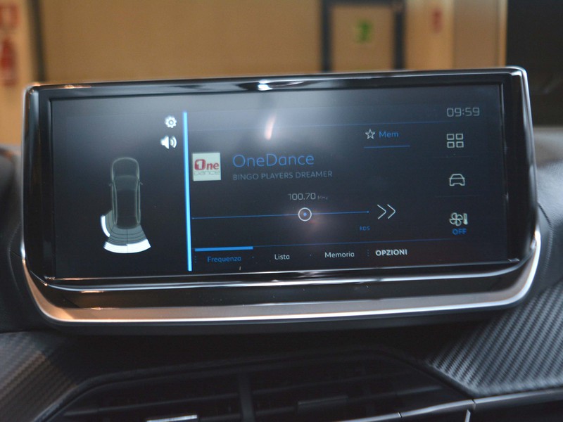 19 - Peugeot 208 1.2 puretech 100cv style s&s