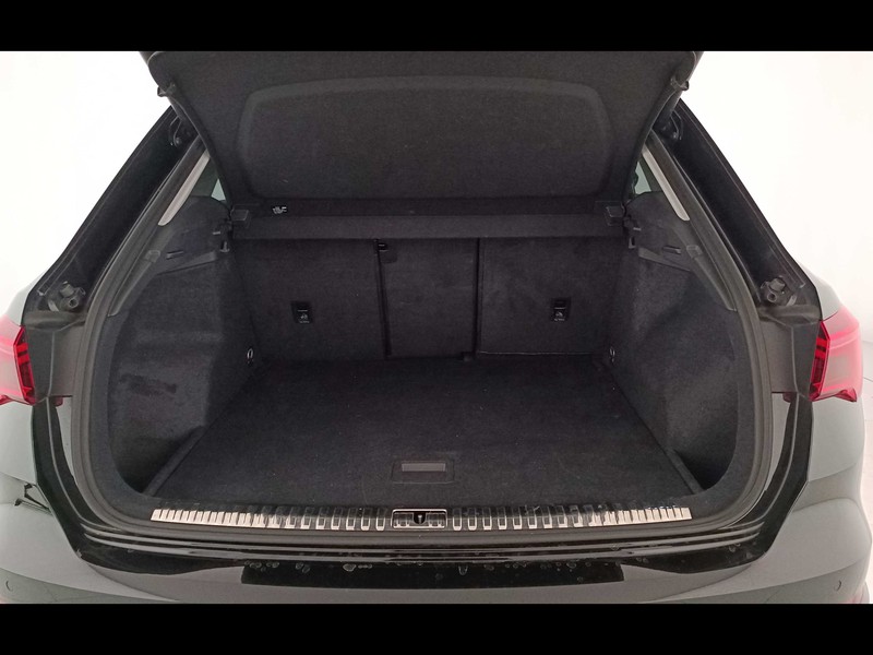 37 - Audi Q3 35 2.0 tdi s line edition s tronic