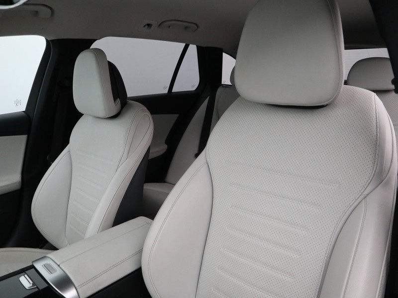 7 - Mercedes Classe C station wagon 220 d mild hybrid premium 9g-tronic