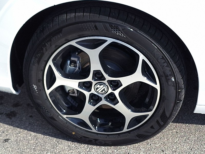 13 - Mg MG3 1.5 hybrid+ luxury