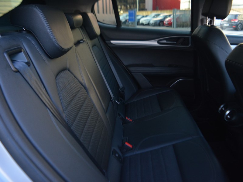 7 - Alfa Romeo Stelvio 2.2 turbo 190cv sprint q4 at8