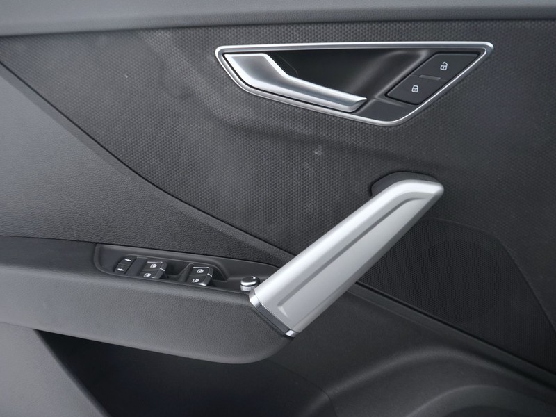 13 - Audi Q2 35 1.5 tfsi s line edition s tronic