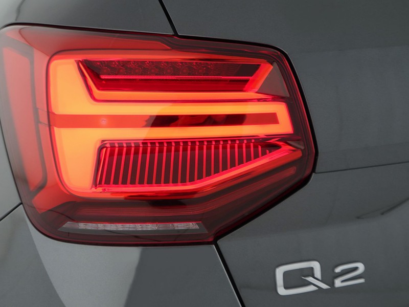 7 - Audi Q2 35 1.5 tfsi s line edition s tronic