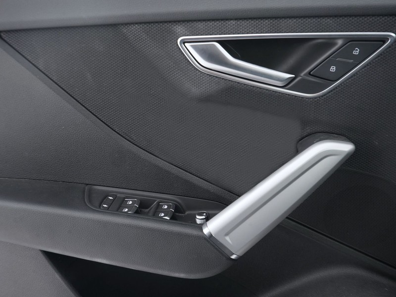 13 - Audi Q2 35 1.5 tfsi s line edition s tronic