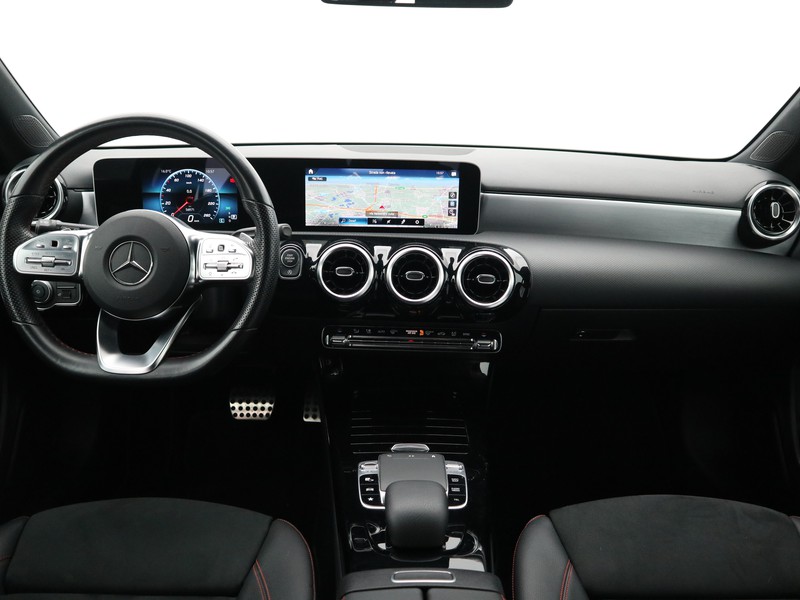 13 - Mercedes Classe A 200 premium 7g-dct