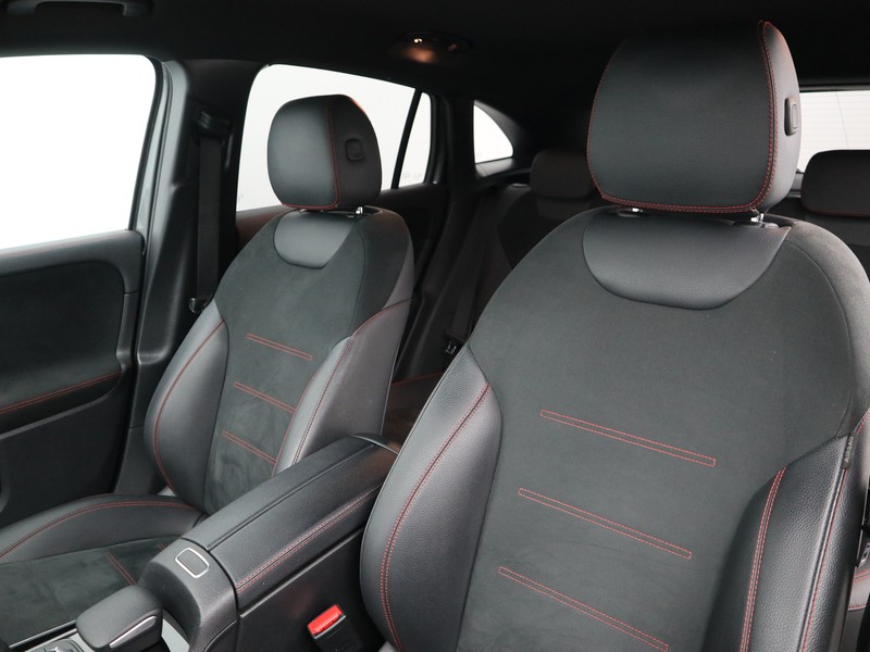 7 - Mercedes GLA 200 d premium 8g-dct