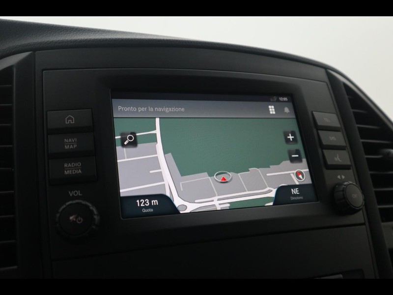 13 - Mercedes Vans Vito efurgone long 35kwh