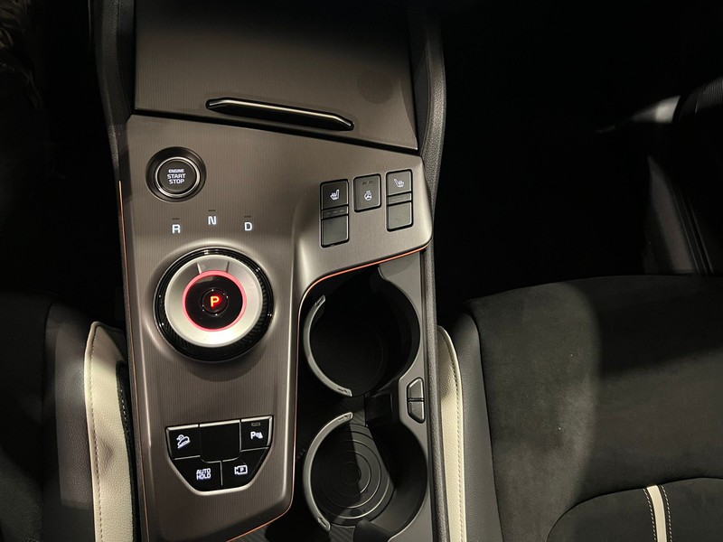 13 - Kia Sportage 1.6 t-gdi hev gt-line plus 2wd at6