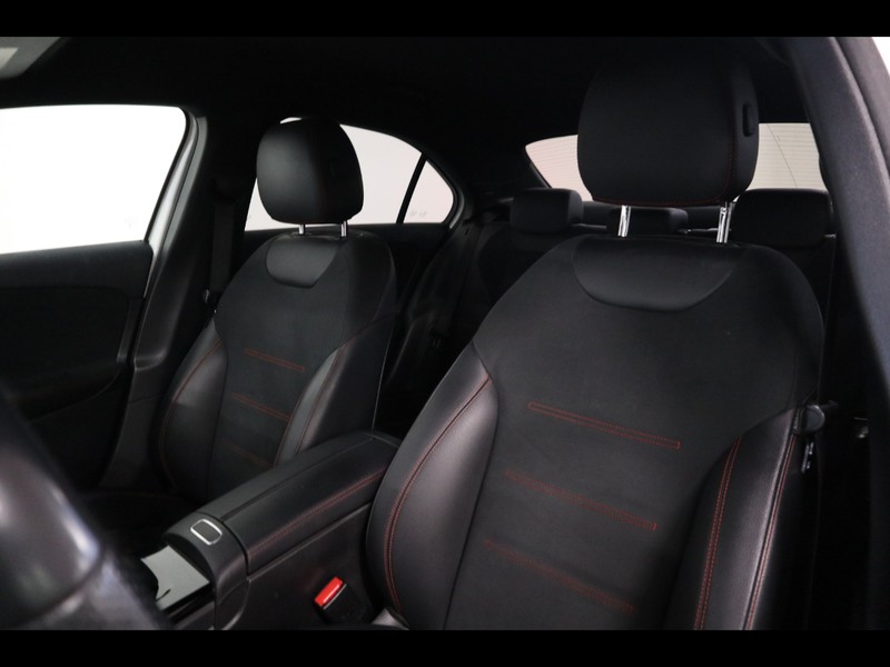 7 - Mercedes Classe A sedan 180 d premium 7g-dct