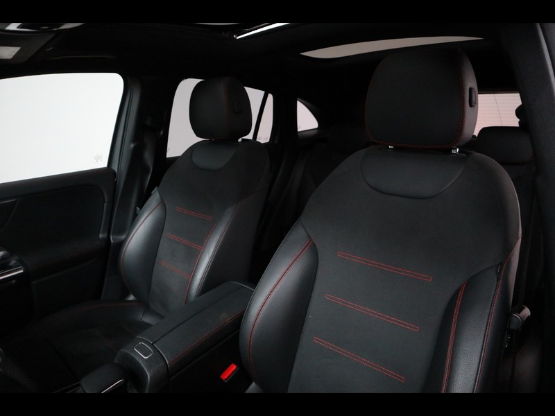 7 - Mercedes GLA 200 premium 4matic 8g-dct