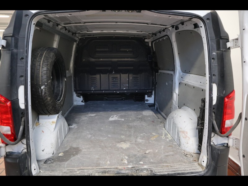 13 - Mercedes Vans Vito 110 cdi compact fwd my20