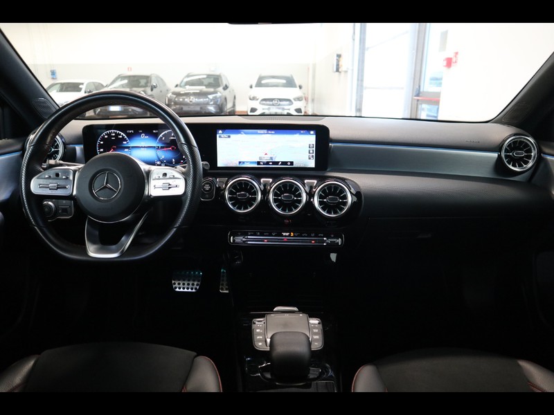 13 - Mercedes Classe A 200 d premium 8g-dct