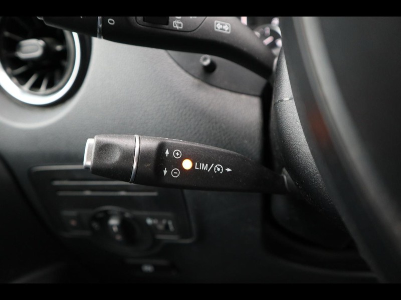 13 - Mercedes Vans Vito 114 cdi long mixto auto my20