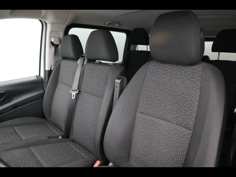 7 - Mercedes Vans Vito 114 cdi long mixto auto my20