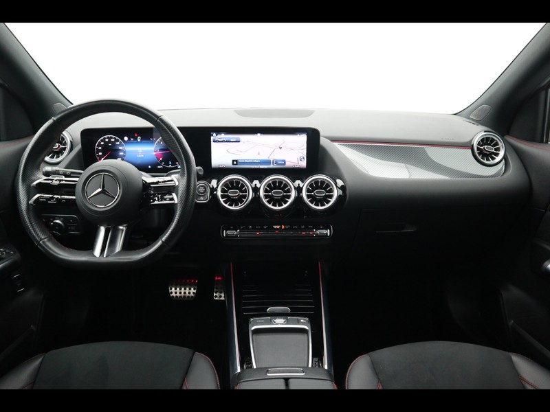 13 - Mercedes GLA 180 d amg line advanced plus 8g-dct