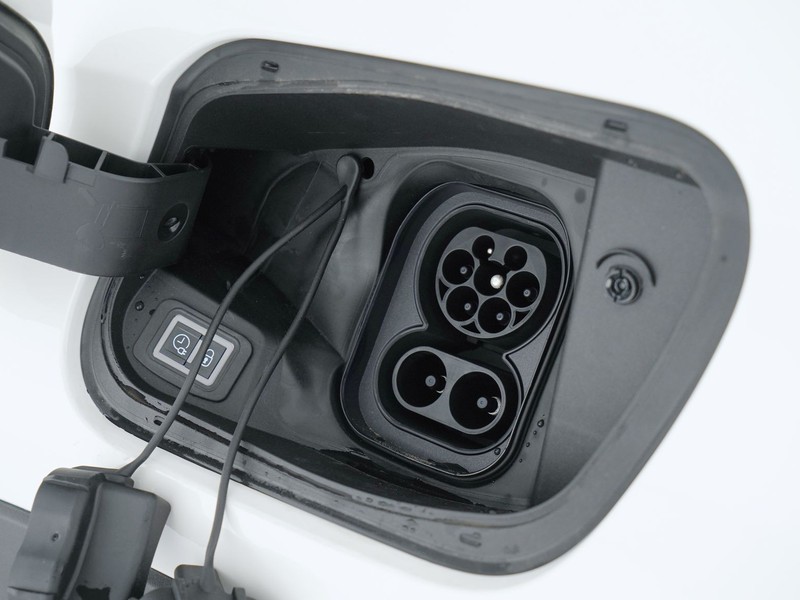 31 - Jeep Avenger full-electric longitude fwd auto