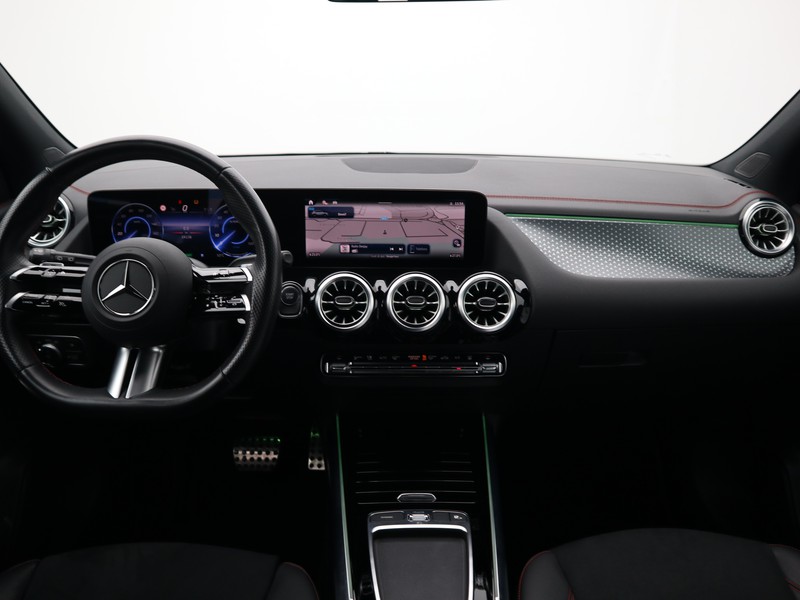 13 - Mercedes EQA 250+ amg line advanced