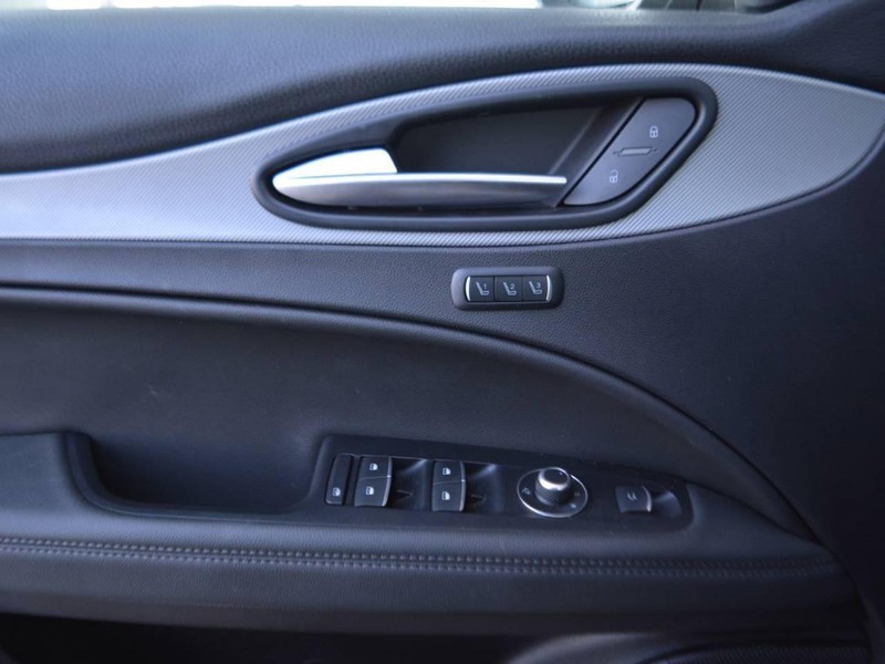 13 - Alfa Romeo Stelvio 2.2 turbo 210cv veloce q4 at8