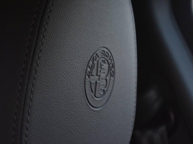 19 - Alfa Romeo Stelvio 2.2 turbo 210cv veloce q4 at8