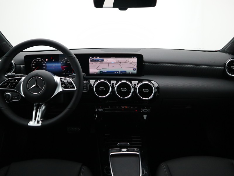 13 - Mercedes Classe A 180 d progressive extra speedshift dct amg 8g