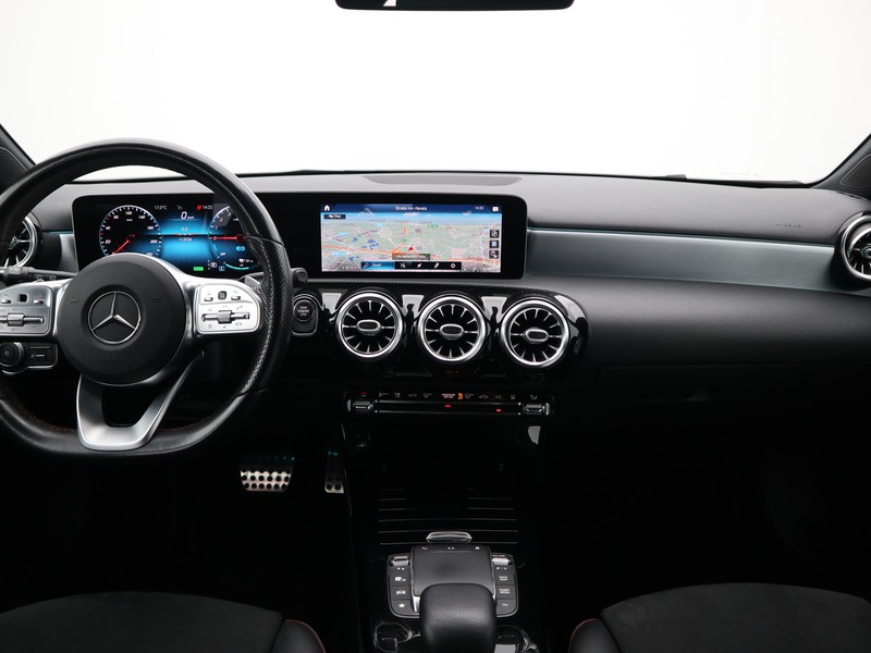 13 - Mercedes Classe A 250 e plug in hybrid (e eq-power) premium 8g-dct