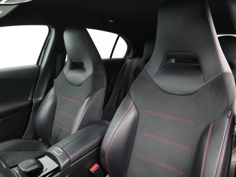 7 - Mercedes Classe A 250 e plug in hybrid (e eq-power) premium 8g-dct