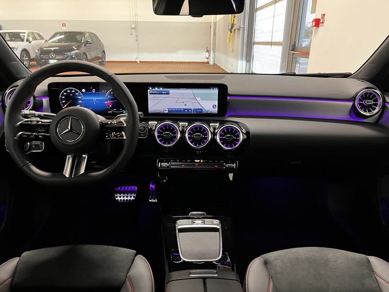 13 - Mercedes Classe A 180 amg line premium 7g-dct