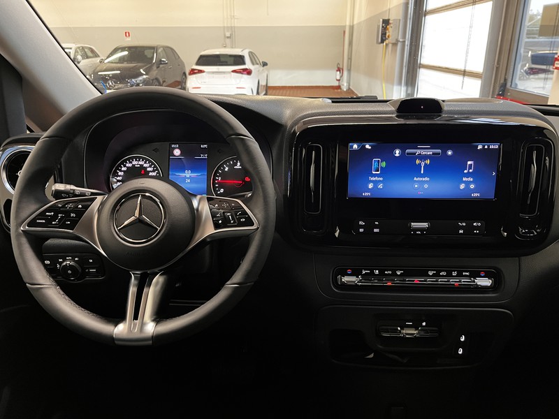 13 - Mercedes Vans Vito tourer 116 cdi long select 9g-tronic