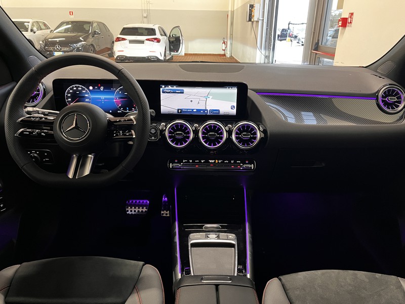 13 - Mercedes GLA 200 d amg line premium 4matic 8g-dct