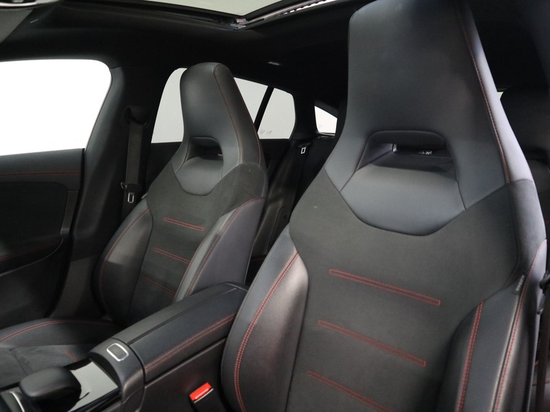 7 - Mercedes CLA shooting brake 200 d premium 8g-dct