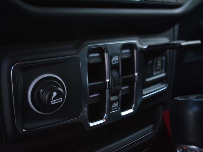 19 - Jeep Wrangler unlimited 2.0 atx phev sahara 4xe auto