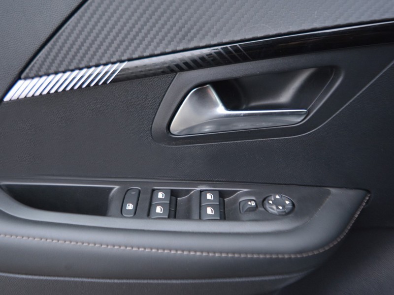 13 - Peugeot 208 1.2 puretech 100cv allure s&s